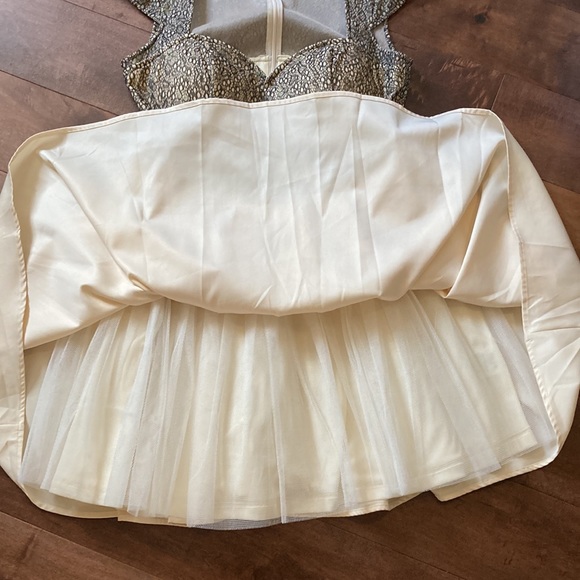 Chi chi London UK size 14 dress white and back - Picture 4 of 4